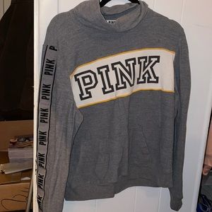 Barely worn pink sweatshirt. Size large